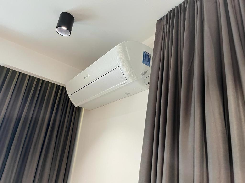 Luksusowy Apartament Z Parkingiem I Klimatyzacja W Samym Centrum Wroclawia Bagian luar foto