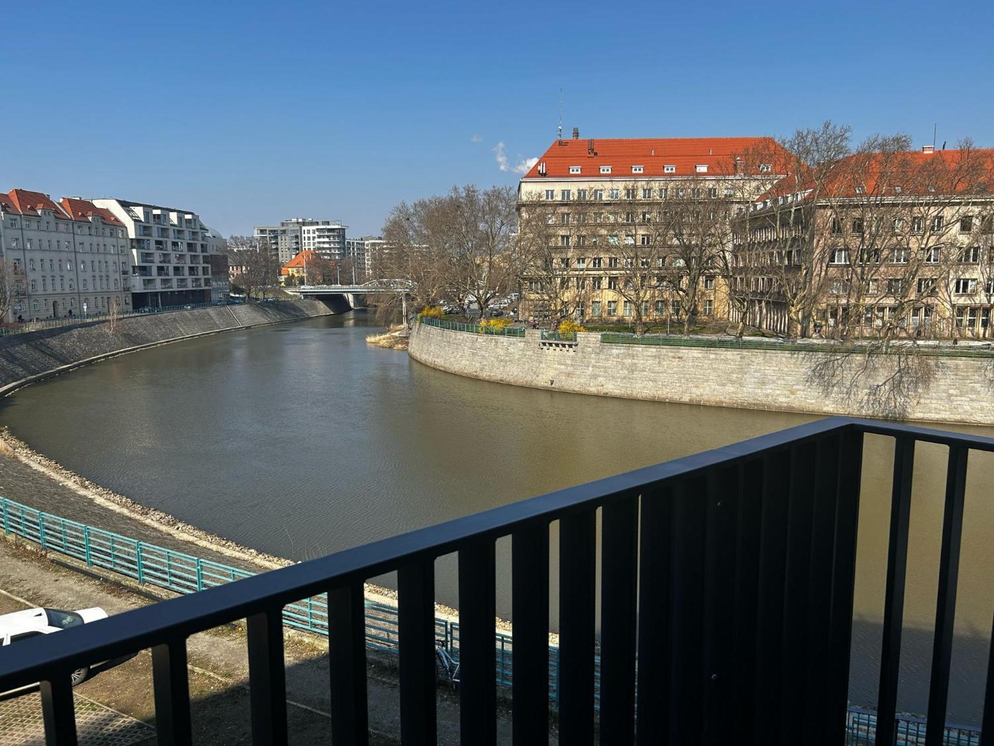 Luksusowy Apartament Z Parkingiem I Klimatyzacja W Samym Centrum Wroclawia Bagian luar foto