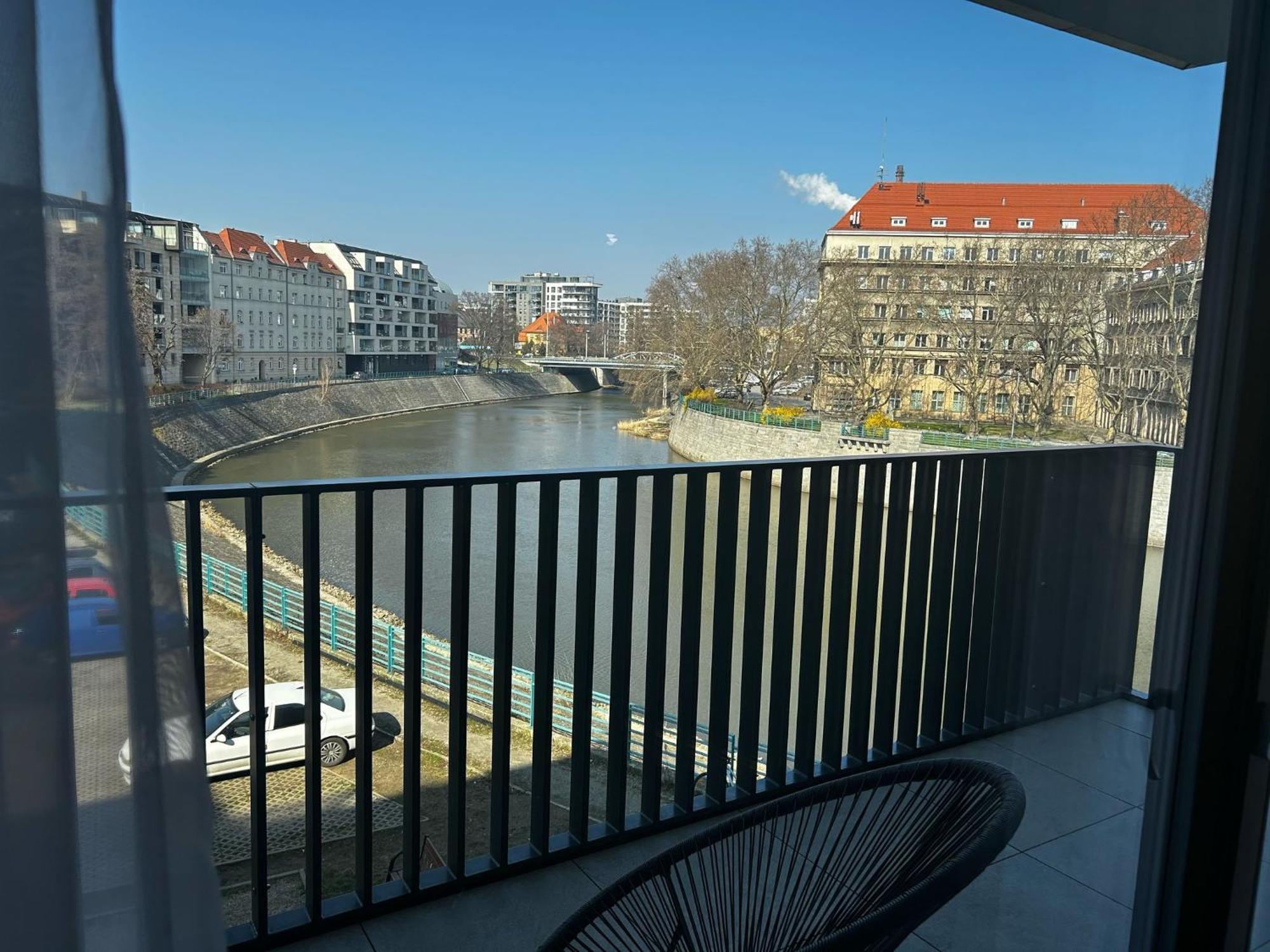 Luksusowy Apartament Z Parkingiem I Klimatyzacja W Samym Centrum Wroclawia Bagian luar foto